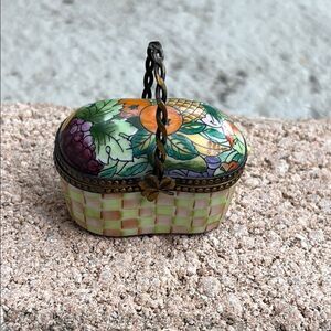 Limoges Chamart Exclusive trinket box